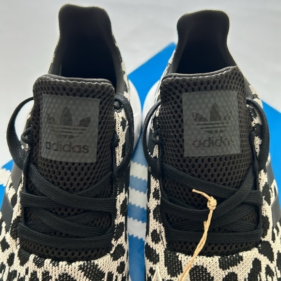 (NWT) Adidas Swift Run Women’s Leopard-Print Shoe in Raw White / Core Black - Picture 14 of 17